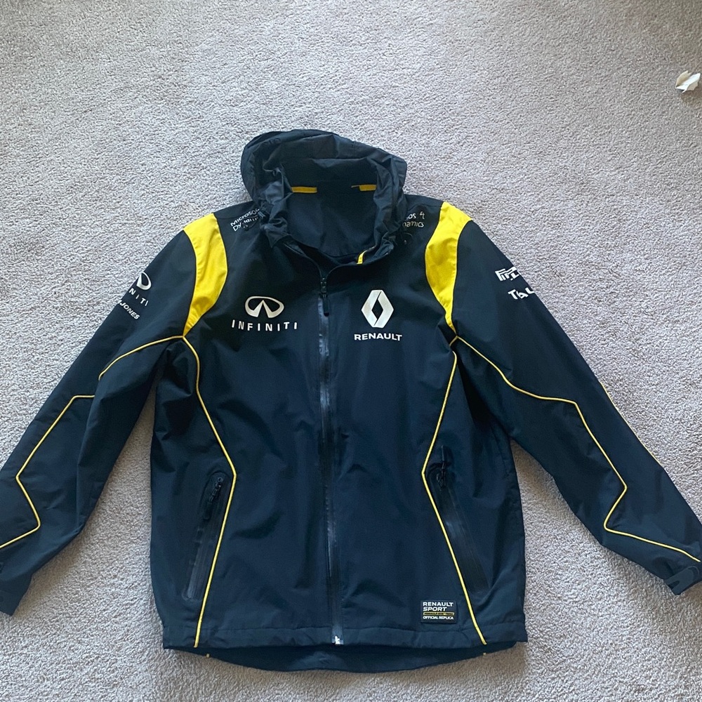 Renault Black and Yellow Jacket official formula one replica. Size small